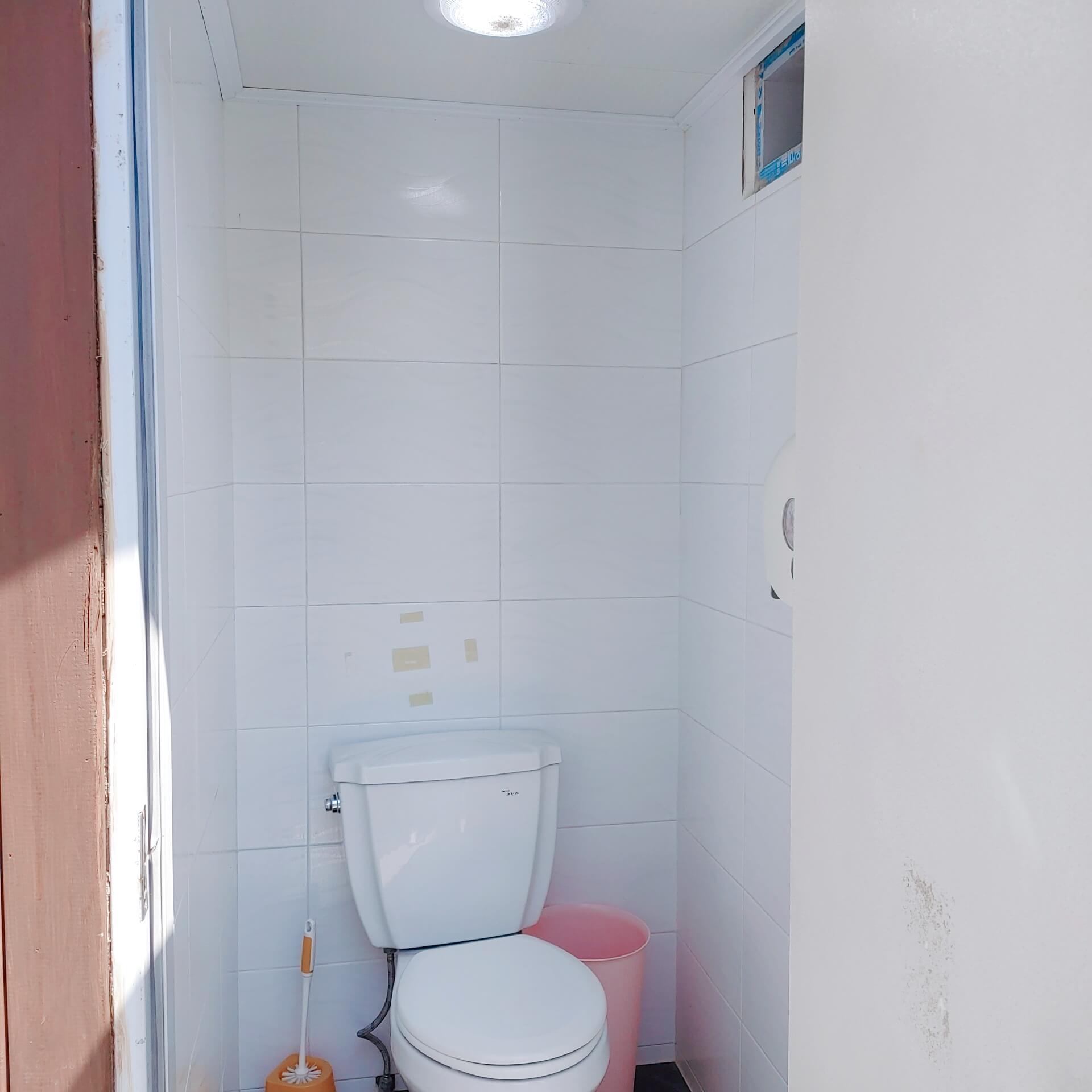 경호강캠핑장_&_캠프627_여자화장실1