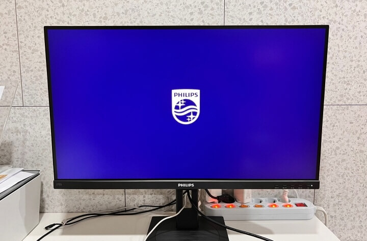 필립스 27인치 QHD 모니터