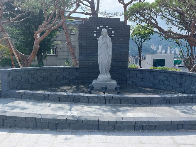 칠곡 석전성당 성모상