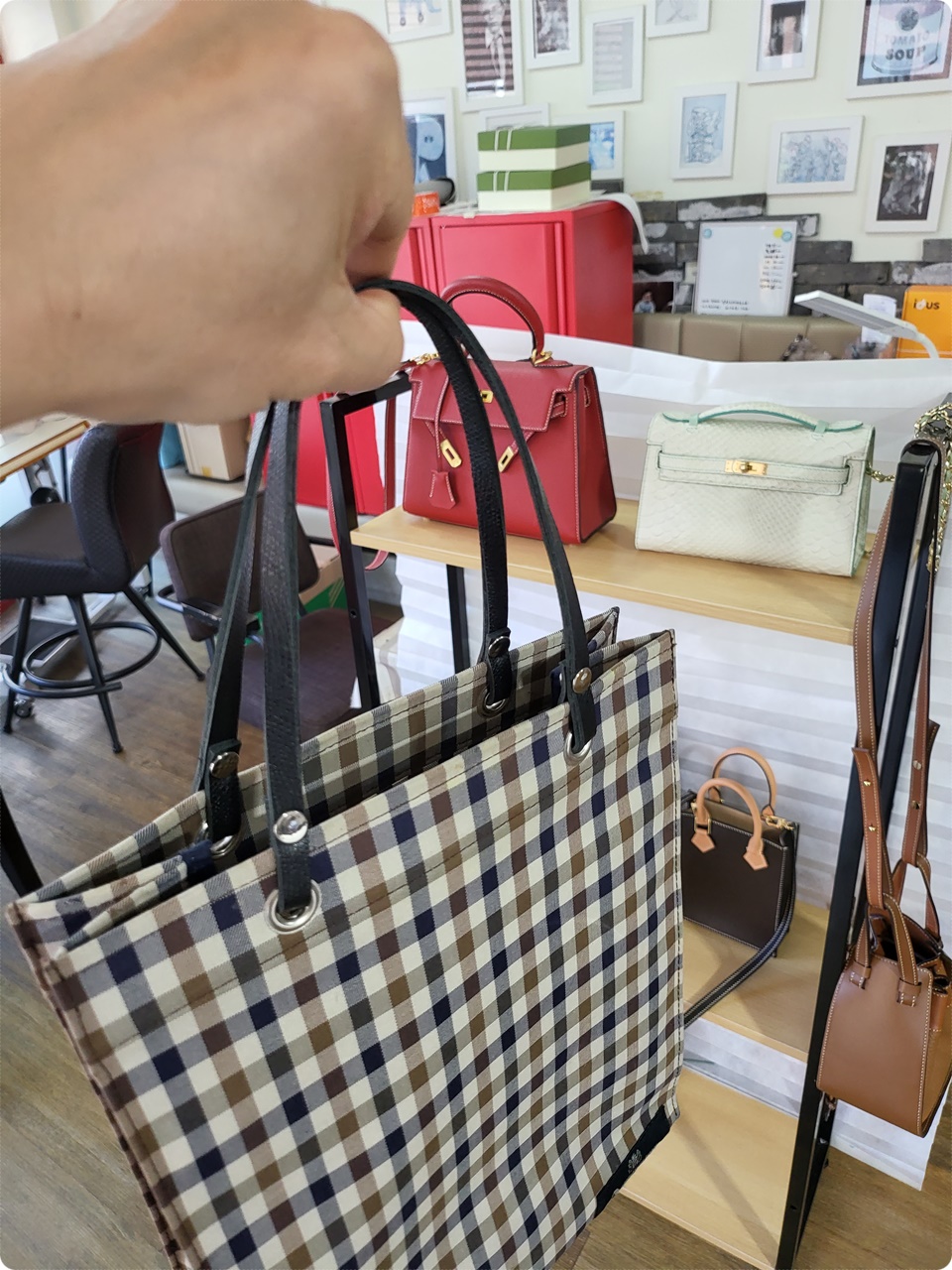 이렇게 보면 명품 같아 보이죠?