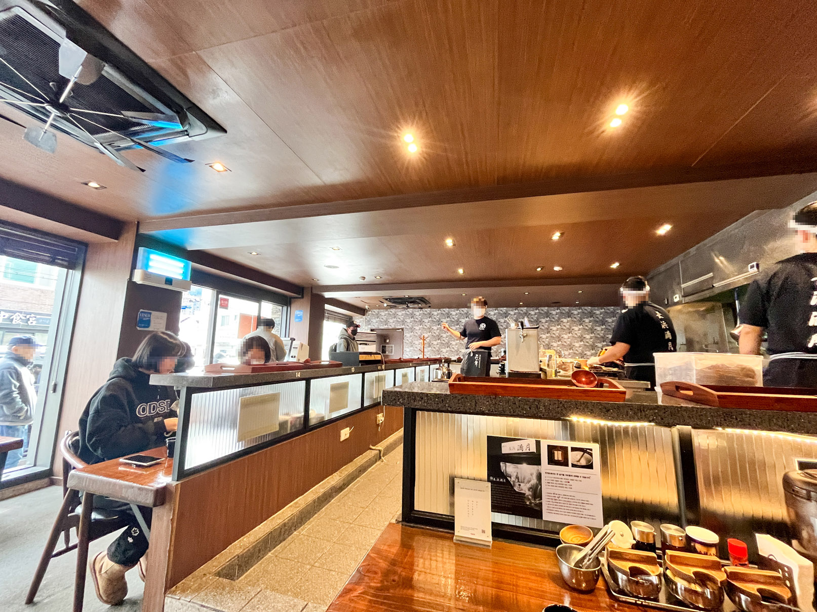 부산 해운대 해리단길 나가하마만게츠 내부.