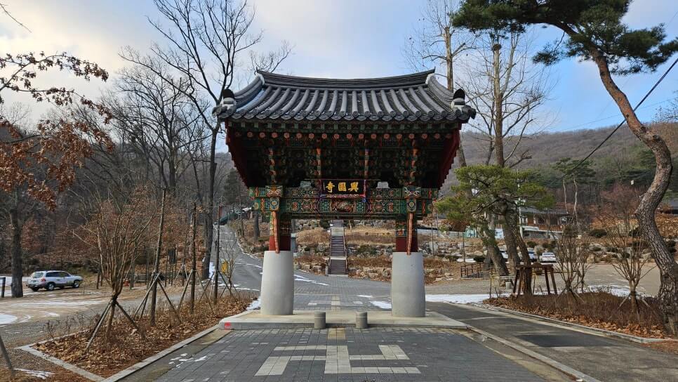 고양시 흥국사 : 수도권 깊은 산사에서 만나는 천년 고찰 역사와 수행, 자연이 어우러진 전통 사찰