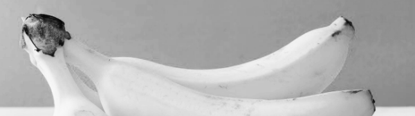 바나나 껍질 활용법: 가죽 제품 광택