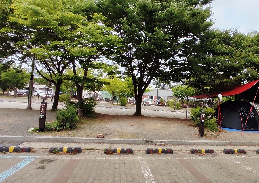 H구역 사이트와 2개의 주차공간