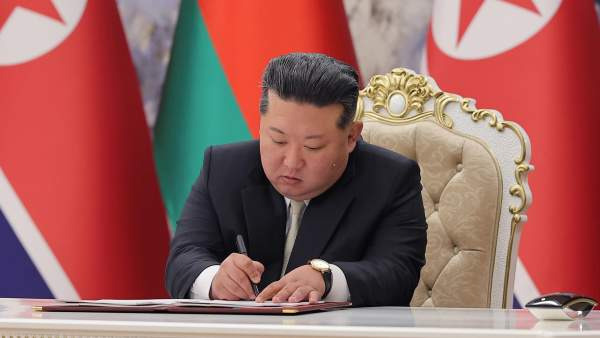북한 두 국가 개헌: 통일 삭제&middot;영토 조항 신설과 김정은 핵 지휘권 명문화의 충격적 배경