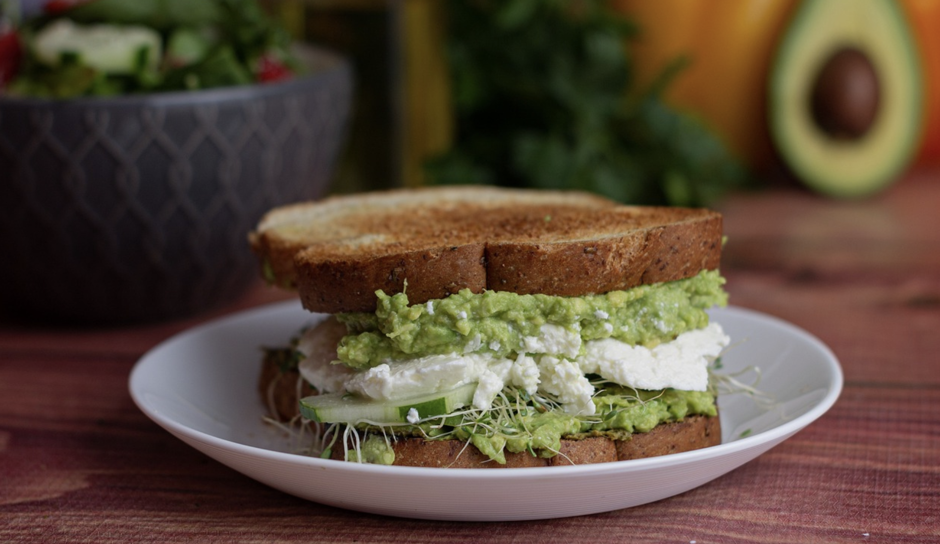 아보카도 토스트 사진