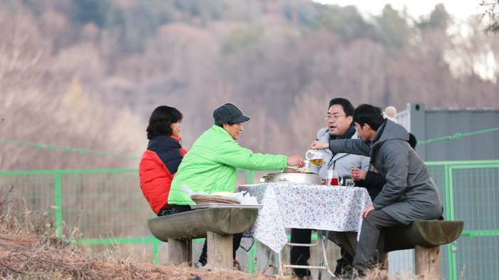 이만기 동네한바퀴 시즌2 무주 덕유산 삼굿구이 맛집 돼지고기와 감자 달걀 솥 돌찜 체험 문의 소개