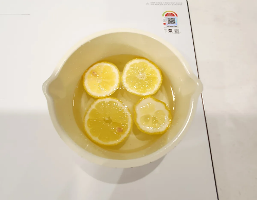 끓는-물에-레몬-넣기