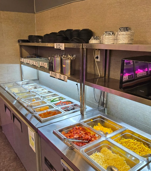 🏠 매장 분위기 및 시설