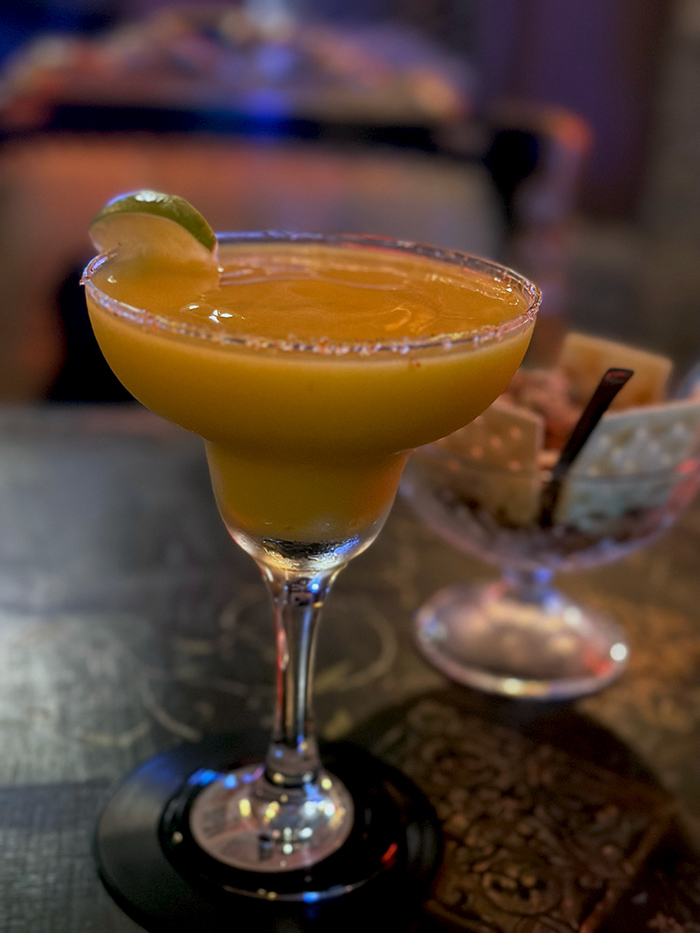 을지로 카페 추천 힙한 감성 칵테일 LP바 선셋레코드 Sunset Record