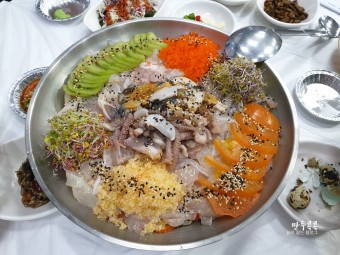 쭈꾸미 무지개물회