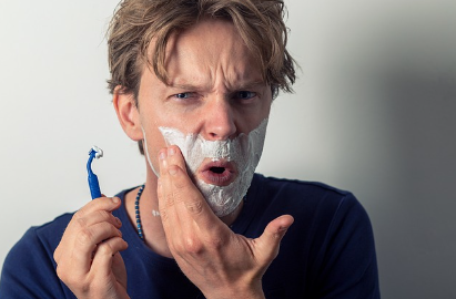 털을 뽑거나 자르는 꿈