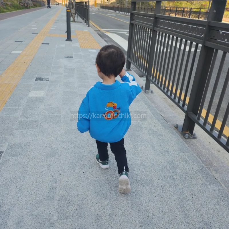 모이몰른-바람막이-27개월착용