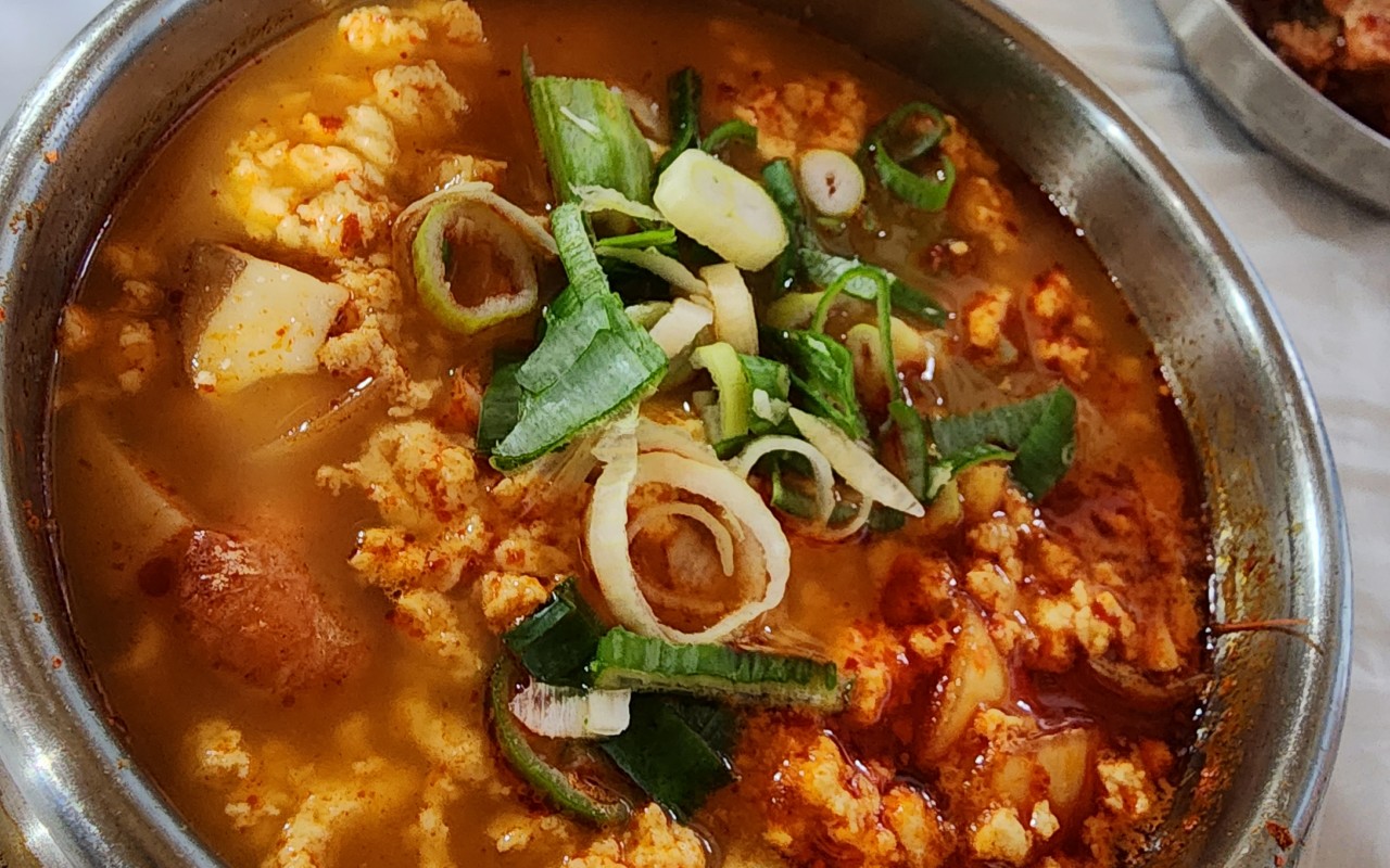 대청마루 얼큰순두부