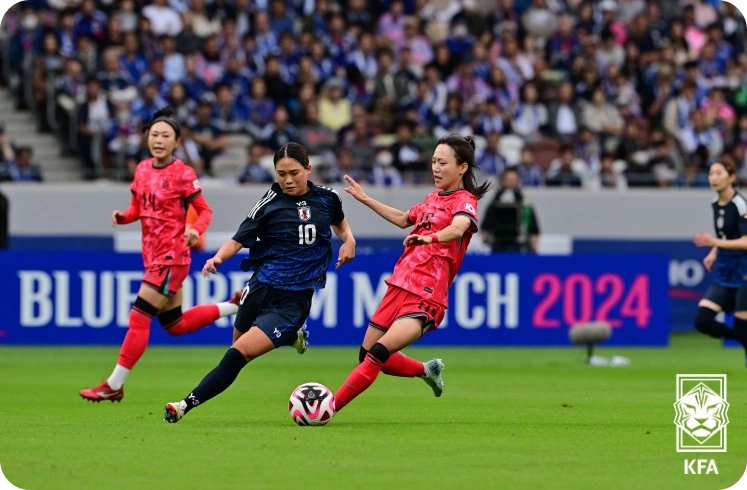 한일전 대한민국 여자 축구 대표팀 일본전 원정 A매치 경기 결과 0-4 패배 신상우 감독 WK리그 KFA