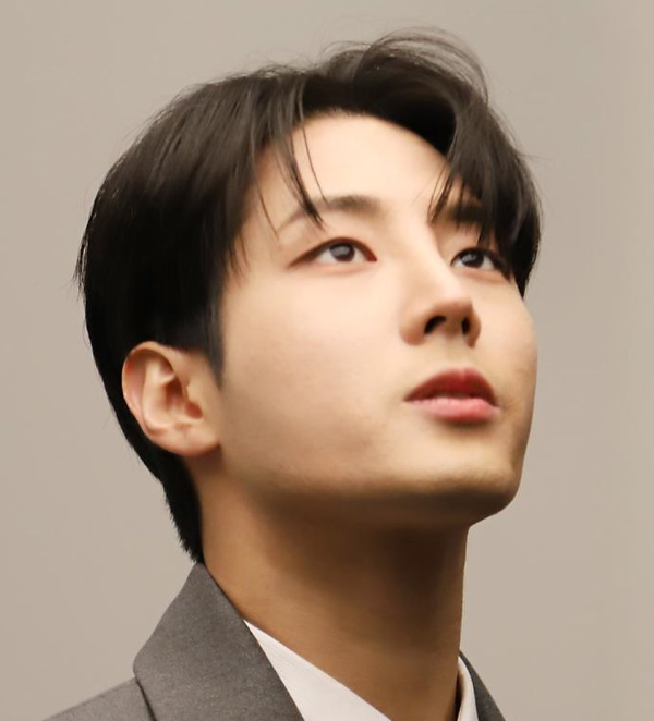 김중연 팬카페 나이 가족 키 과거 노래