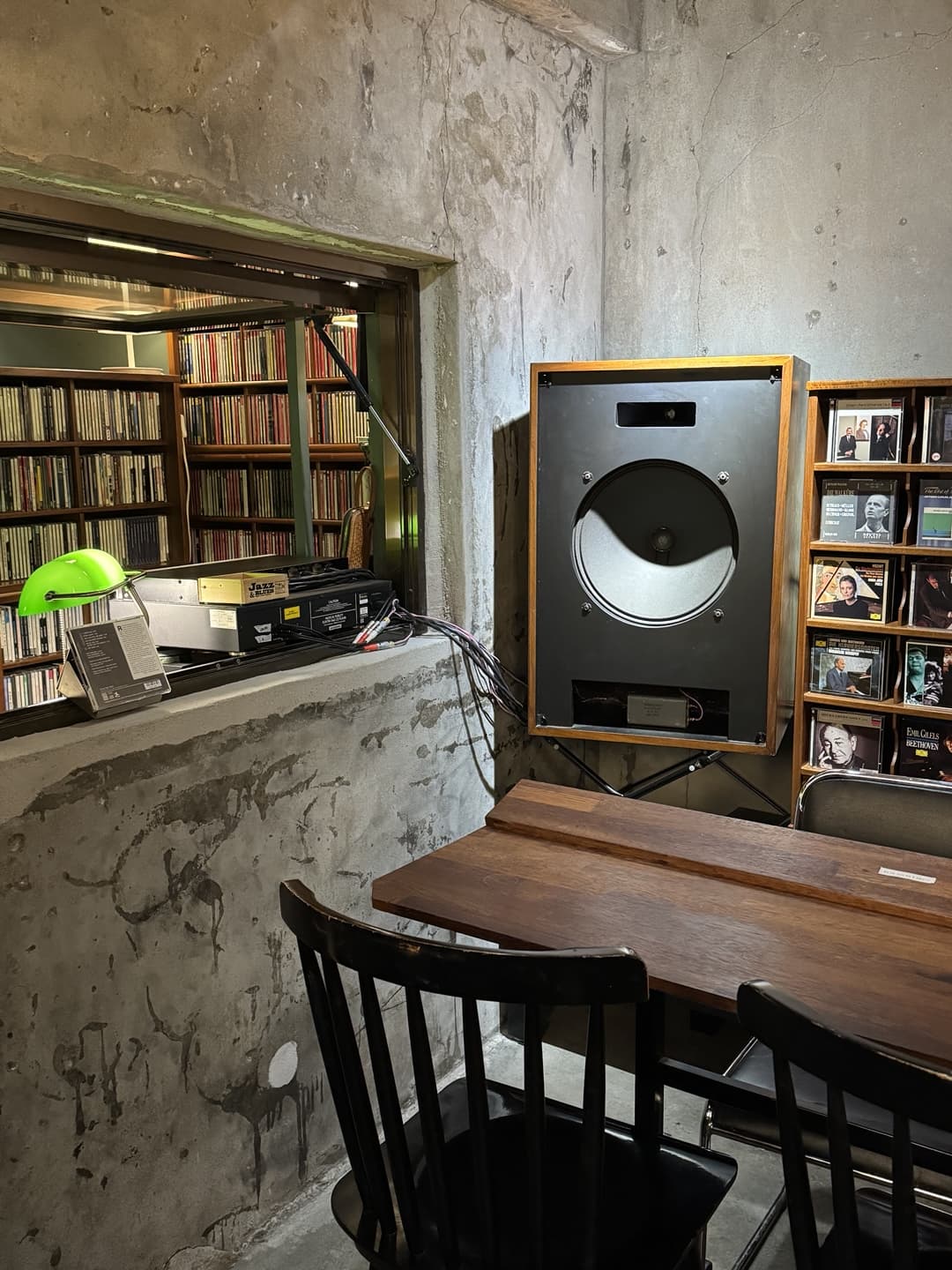 🎷 망원동 쿼터(Quarter) – 감성 충전 100% 재즈카페와 커피, 그리고 여백의 미