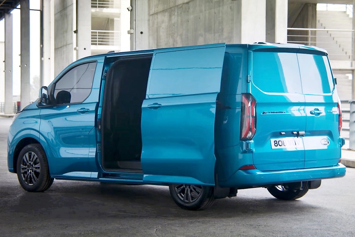 포드 E-트랜짓 커스텀 에디션