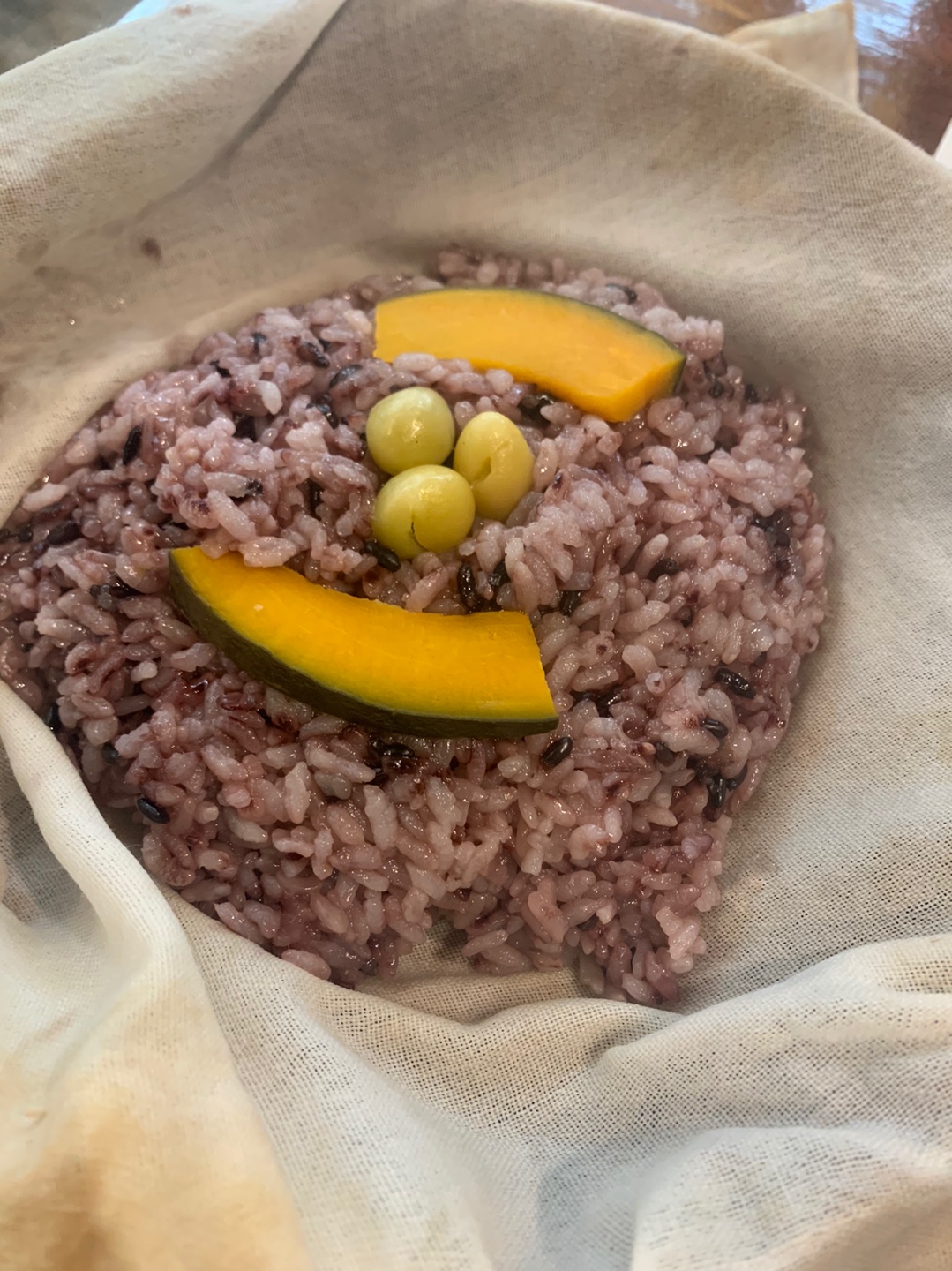 백운애꽃 흑미밥