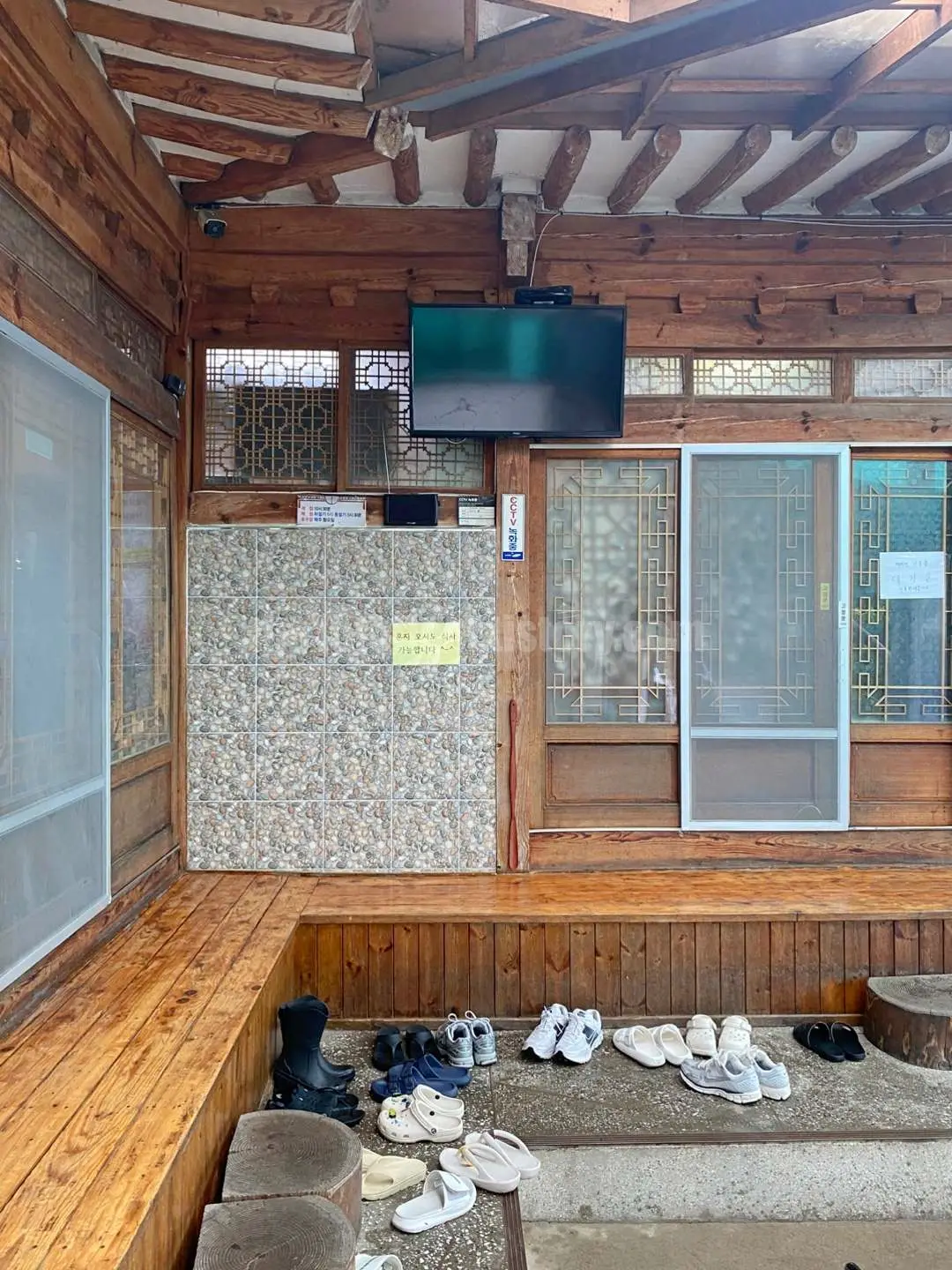 경북 경주 '기와집해물칼국수' (외관)