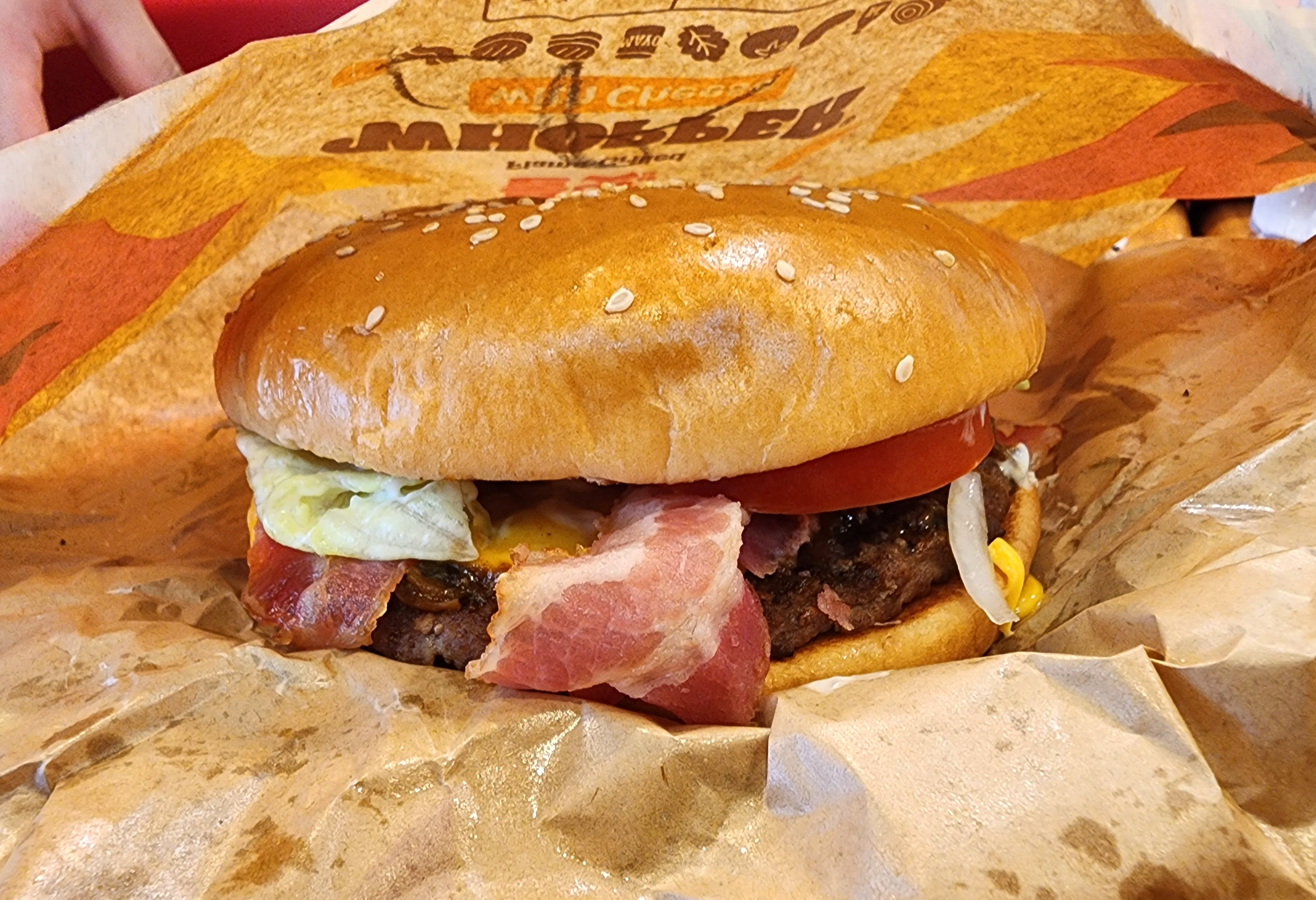 버거킹_베이컨치즈비프라구와퍼