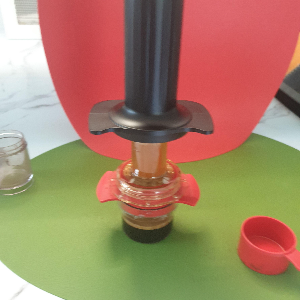 컴프레소로 아이스 아메리카노 만들기_원두 담기_추출후 압력 빼기