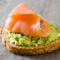 아보카도 연어 토스트