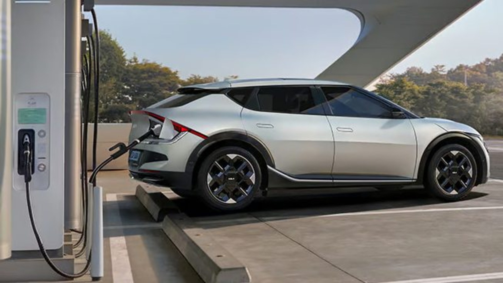 기아 EV6, 350kW 초급속 충전소 충전 모습 / 사진=기아