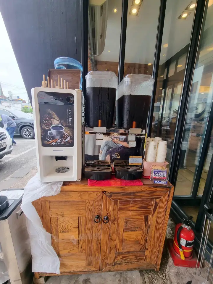 후식 매실차와 커피