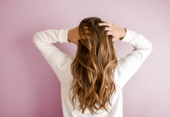 가을철 탈모&amp;#44; 예방하는 법: 두피부터 식단까지 