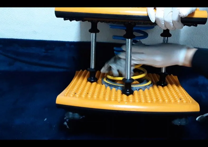 트위스트런-운동기구-스프링-닦아주기