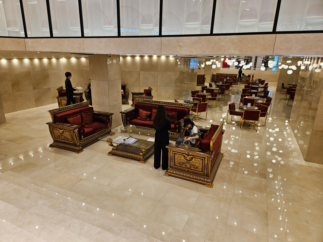 캉카스 백화점 대기공간