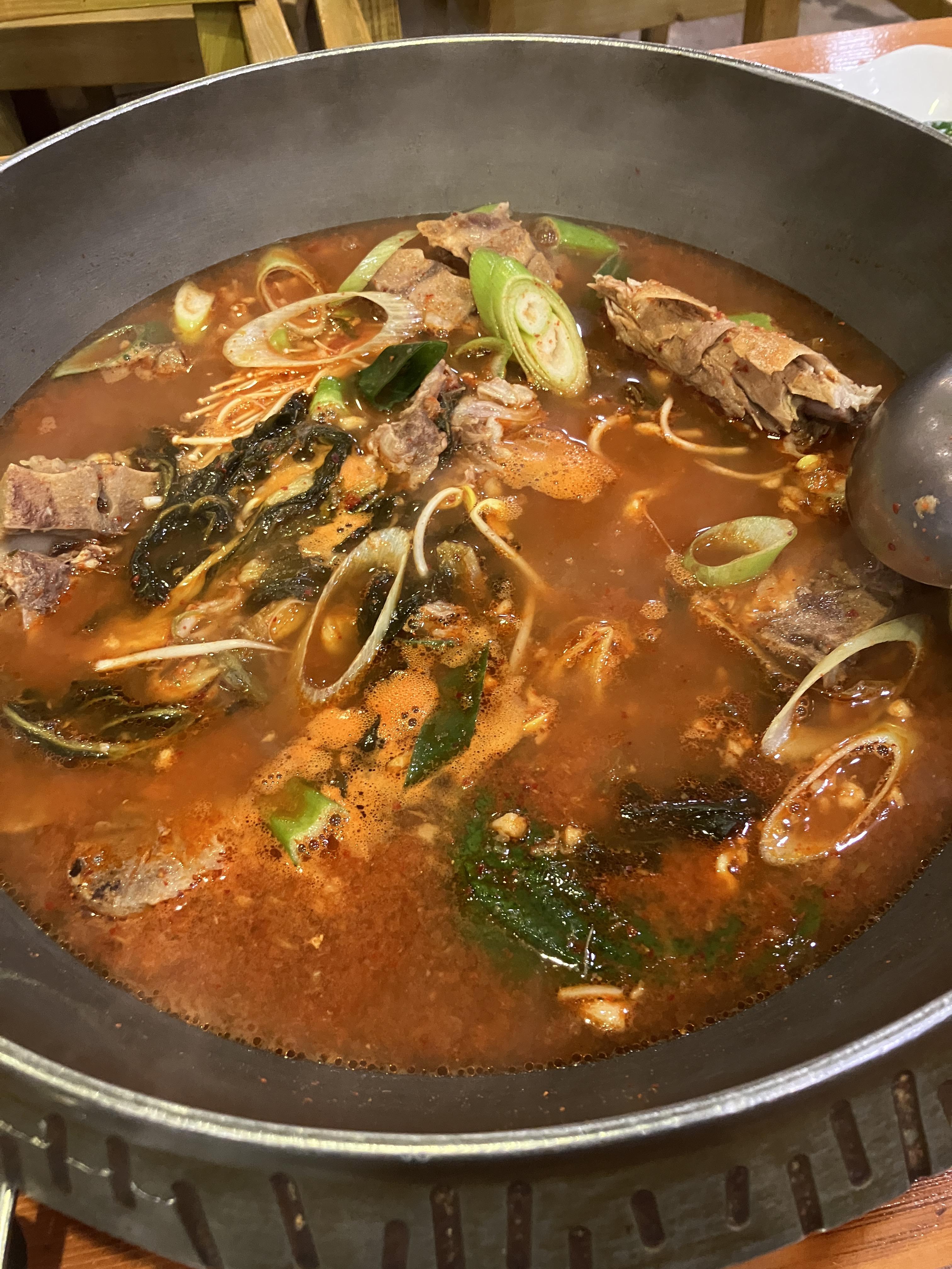 이바돔감자탕의 얼큰감자탕 