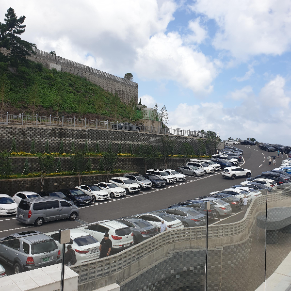 여수 카페 투어: 뷰카페 모이핀 오션(MOIFIN OCEAN) 소개_주차장