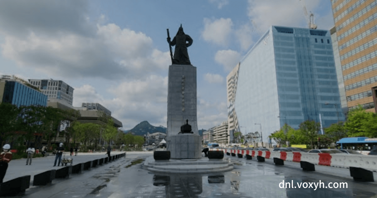 광화문 광장(Gwanghwamun Square)