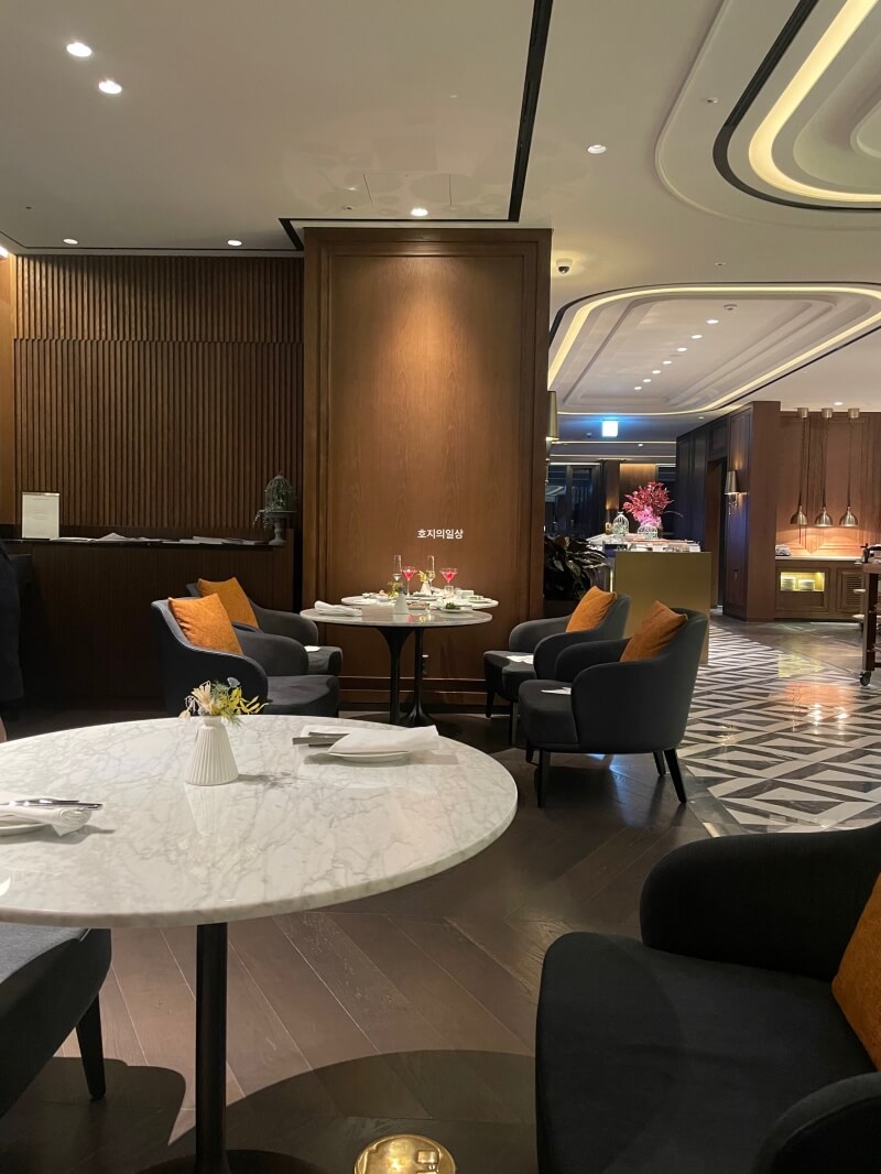 잠실 소피텔 32층 클럽 밀레짐 라운지 - 내부 모습