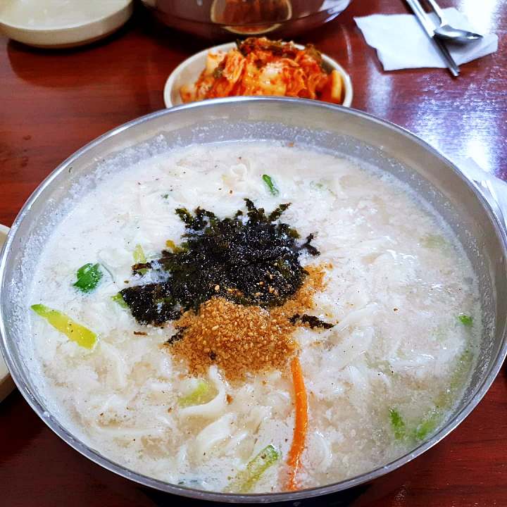 생방송오늘저녁 낭만시장 중앙시장 춘천 들깨 칼국수 옹심이 뽀글장 보리밥 비빔밥 맛집 추천