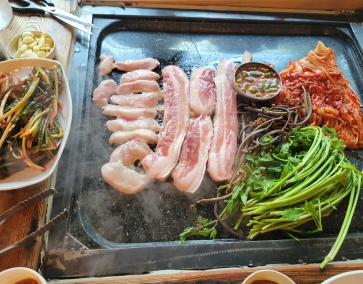 동네한바퀴-용인-구들장흑도야지