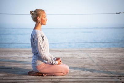 감정과 자기이해를 상징하는 차분한 이미지