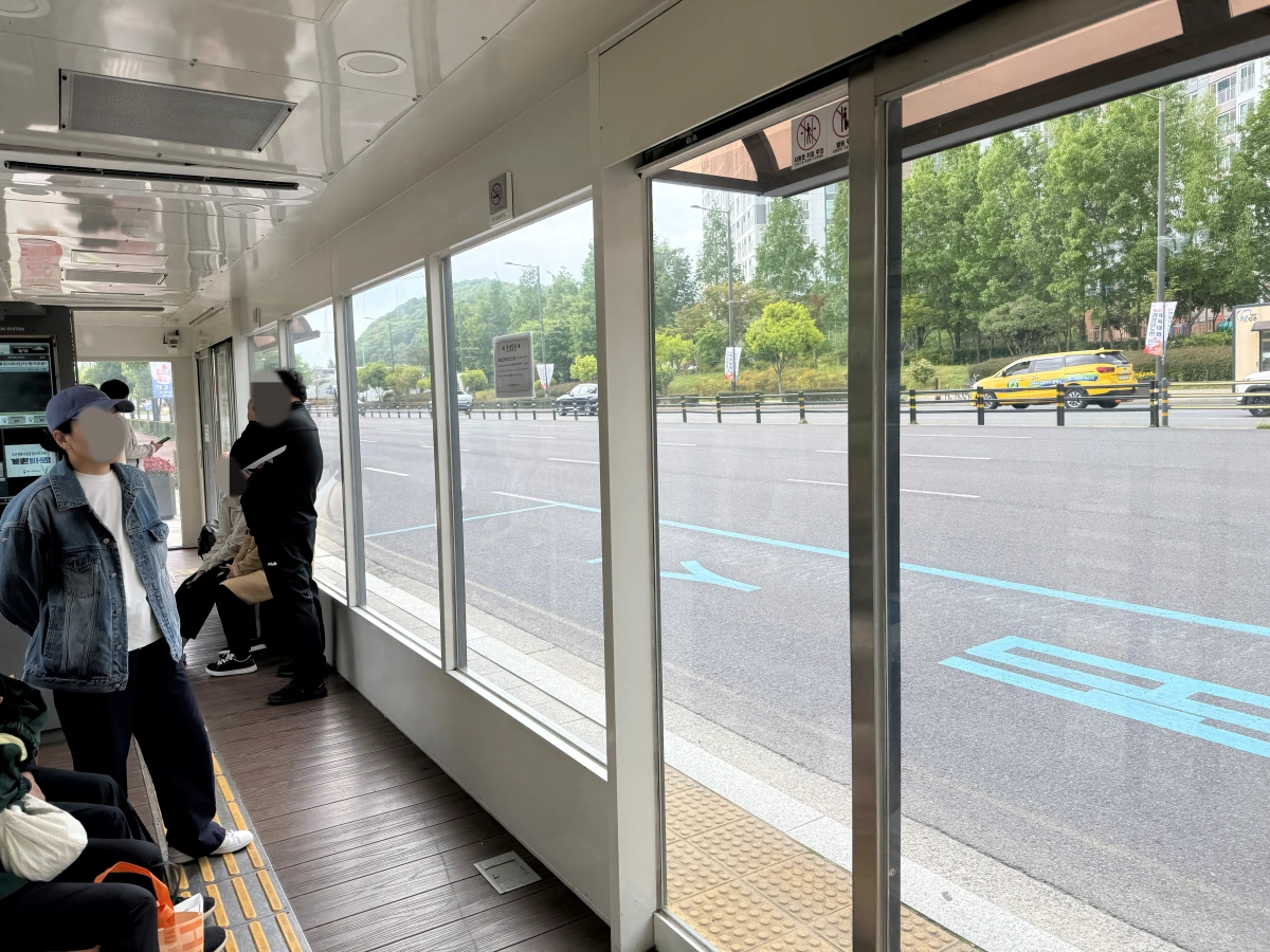 진주-혁신도시-버스-정류소-대기장소