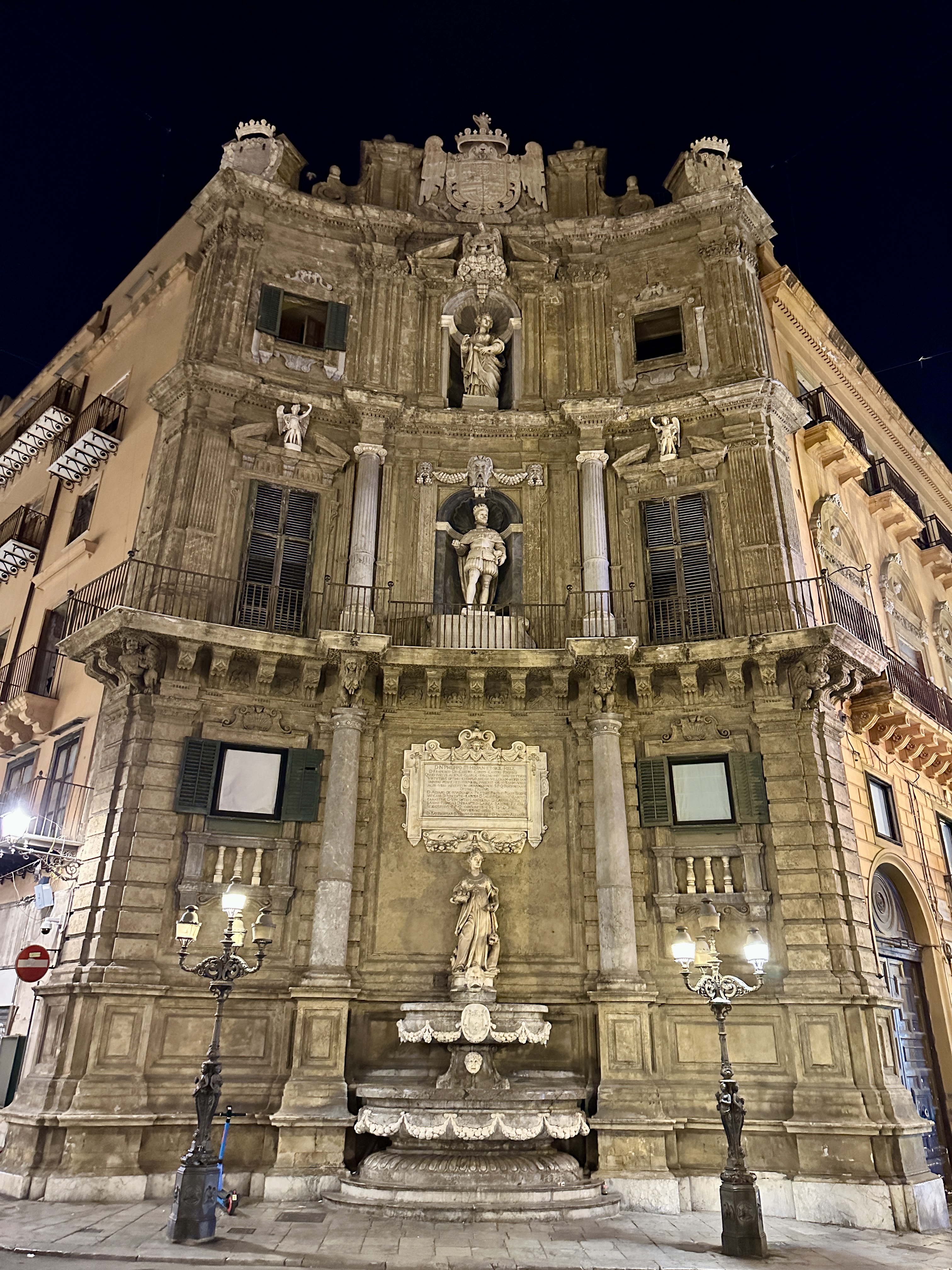 콰트로 칸디 야경