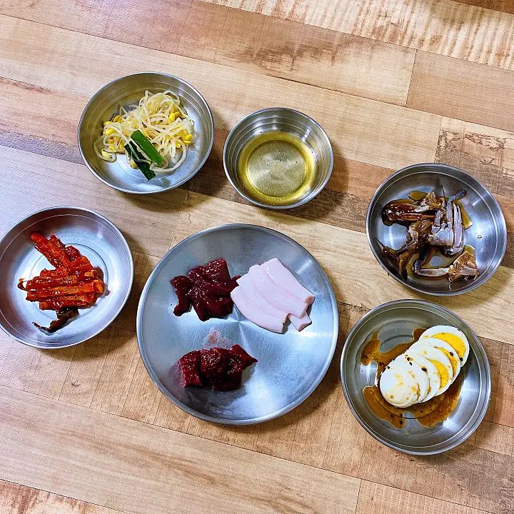 식객 허영만 백반기행 2022 한우특집 고주원 편 뭉티기 한우 생고기 육회 한우물회 소찌개 경남 경산 맛집 소개