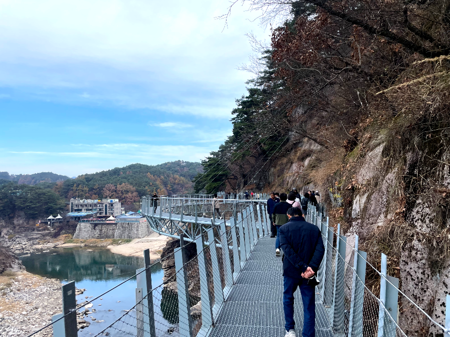 추운 겨울 강원도 철원 한탄강 주상절리길을 당일치기 잔도여행