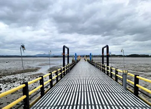 사천 무지개빛 해안도로