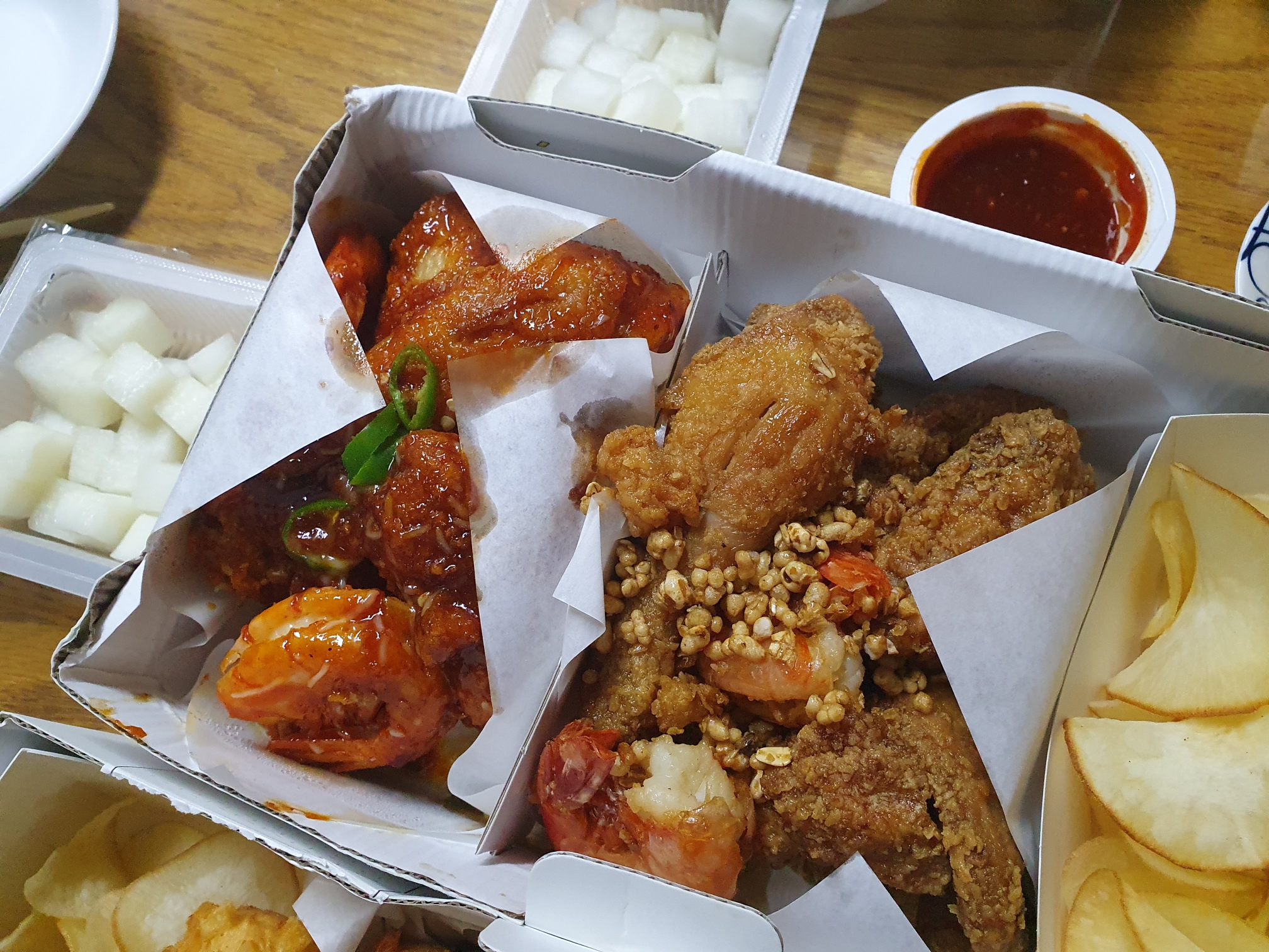 매콤치킨 + 간장치킨 바른치킨 먹고 명절의 마무리를 하자!