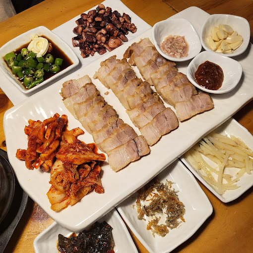 강남 보쌈 정식 '서진식당'