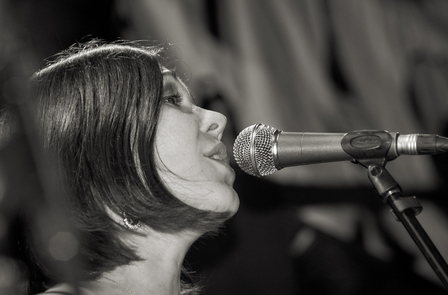 보컬연습전략관련 여자보컬사진