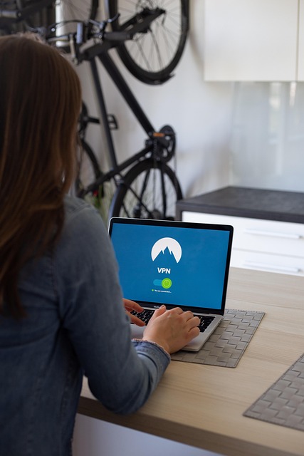고령자 해킹 피해 급증! 부모님 폰 해킹 예방! 꼭 알아야 할 7가지 핵심 보안 팁
