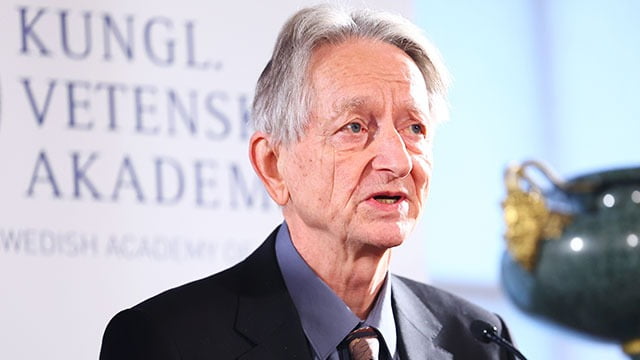 노벨물리학상 수상자 제프리 힌턴 캐나다 토론토대 교수가 AI의 위험성에 대해 경고했다.