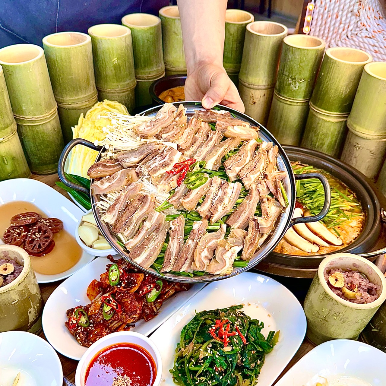 춘하추동 전통떡갈비&amp;#44; 흑염소